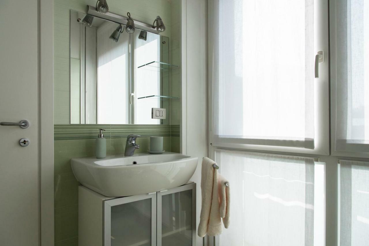 Ferienwohnung Luxurious 4Bdr Penthouse Near Duomo Cathedral Mailand Exterior foto